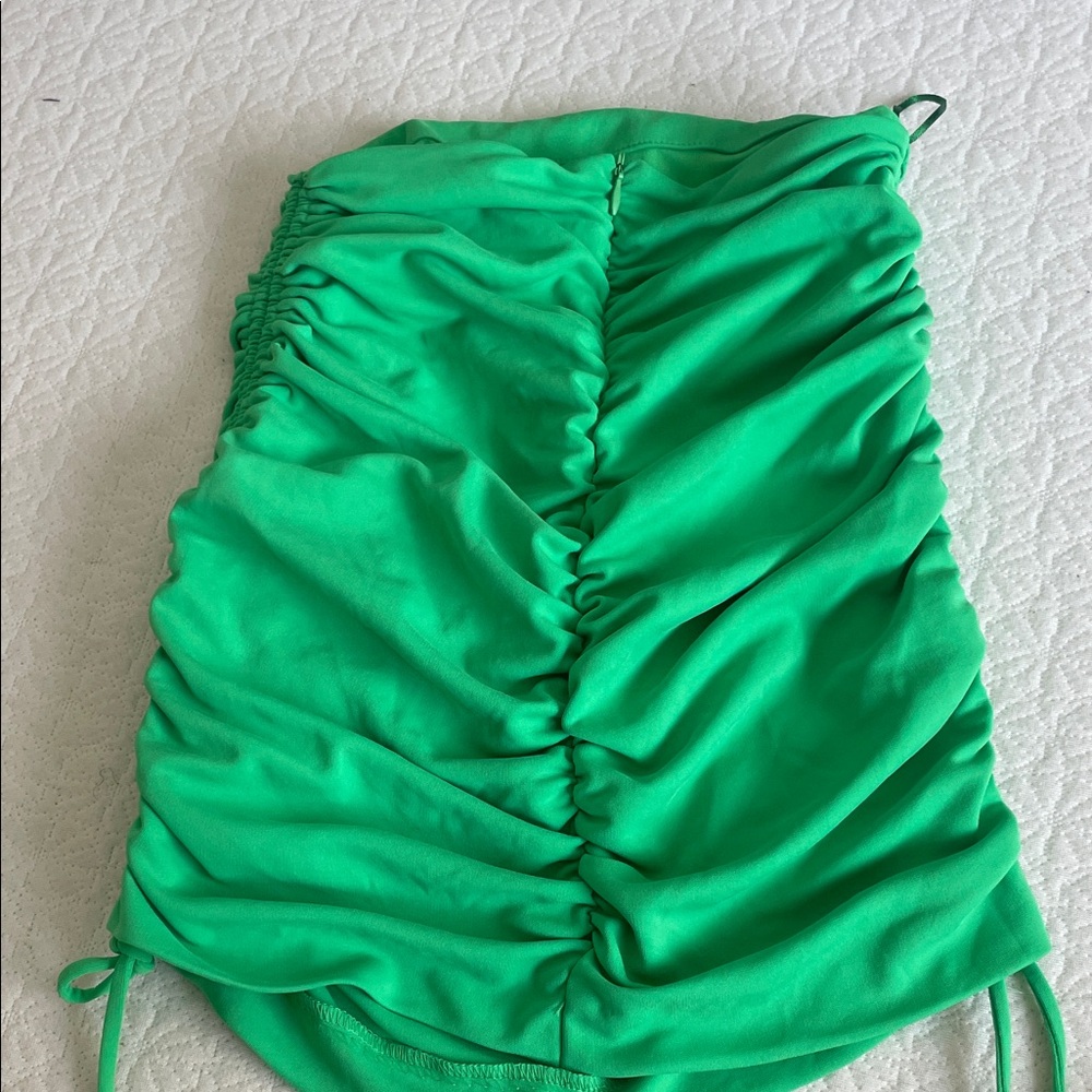 Green Ruched mini skirt - Picture 4 of 4